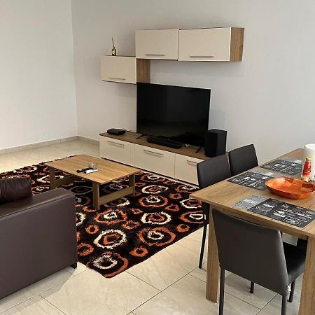 Your Elegant Home Away From Home Shared Apartment Only With Host Żebbuġ Buitenkant foto