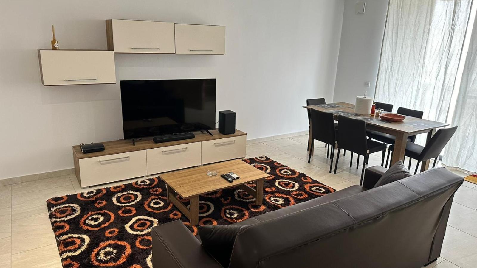 Your Elegant Home Away From Home Shared Apartment Only With Host Żebbuġ Buitenkant foto