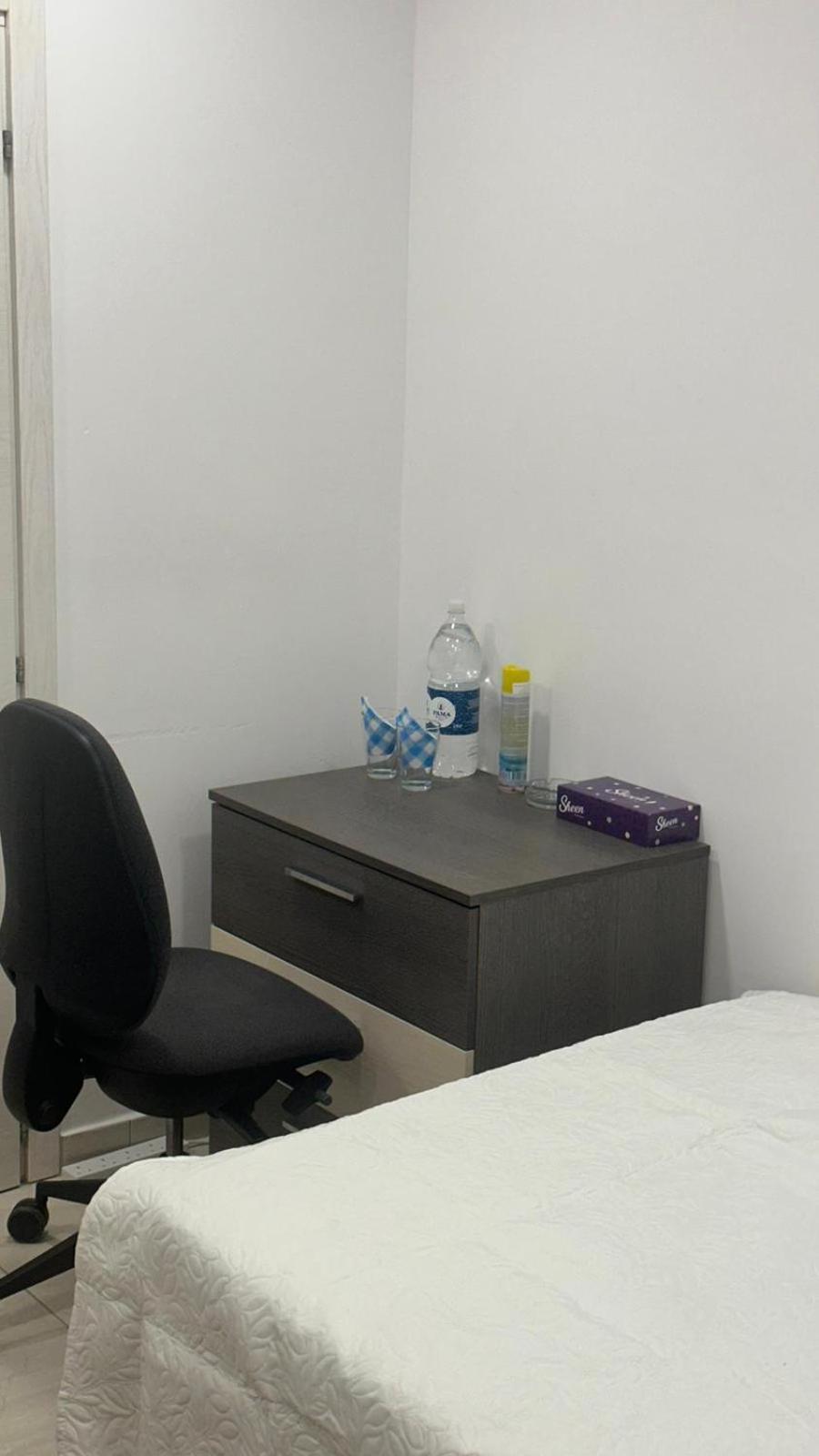 Your Elegant Home Away From Home Shared Apartment Only With Host Żebbuġ Buitenkant foto