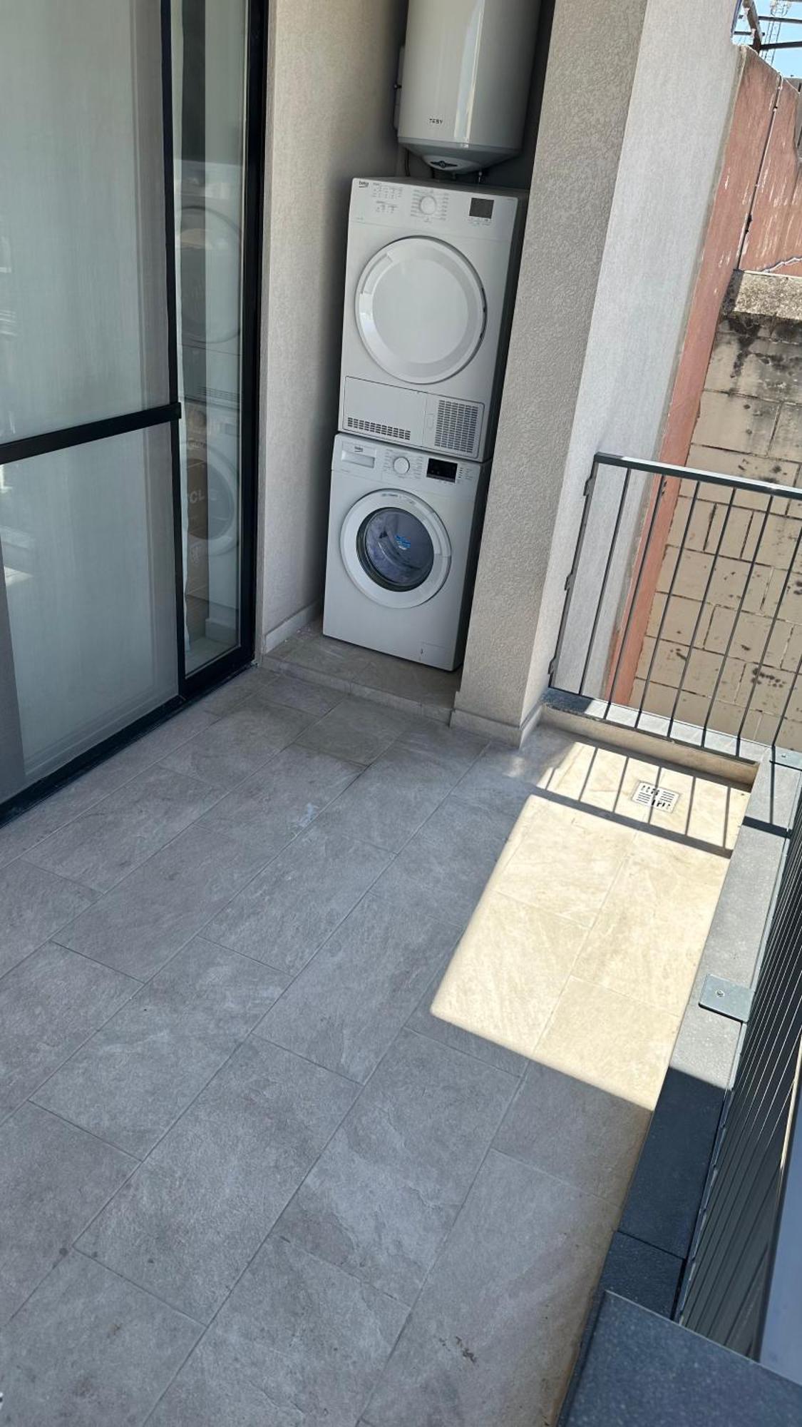 Your Elegant Home Away From Home Shared Apartment Only With Host Żebbuġ Buitenkant foto